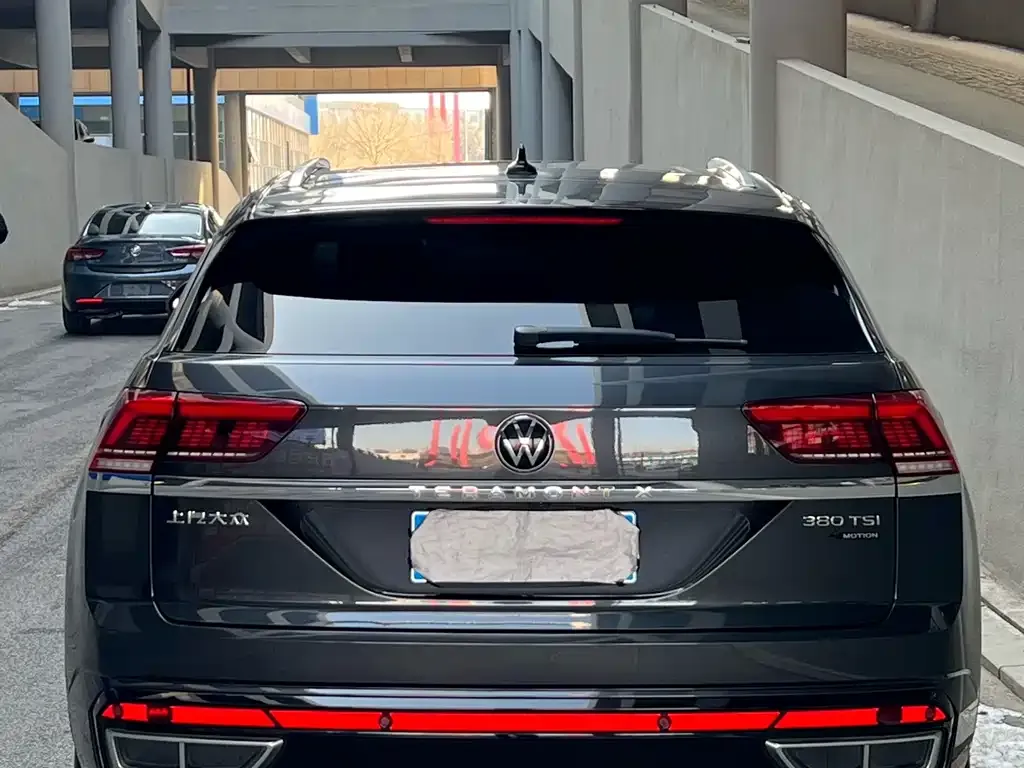 Volkswagen Tiguan X — фото 9