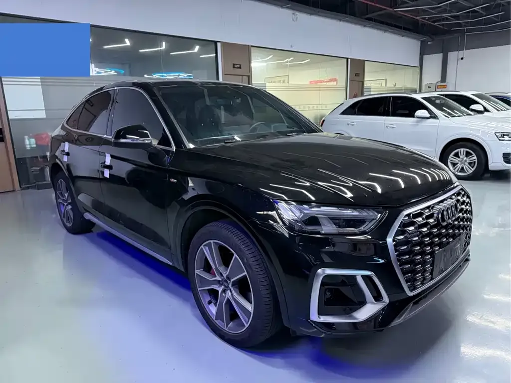 Audi Q5L Sportback — фото 9