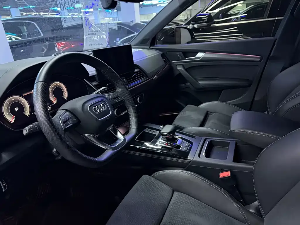Audi Q5L Sportback — фото 6