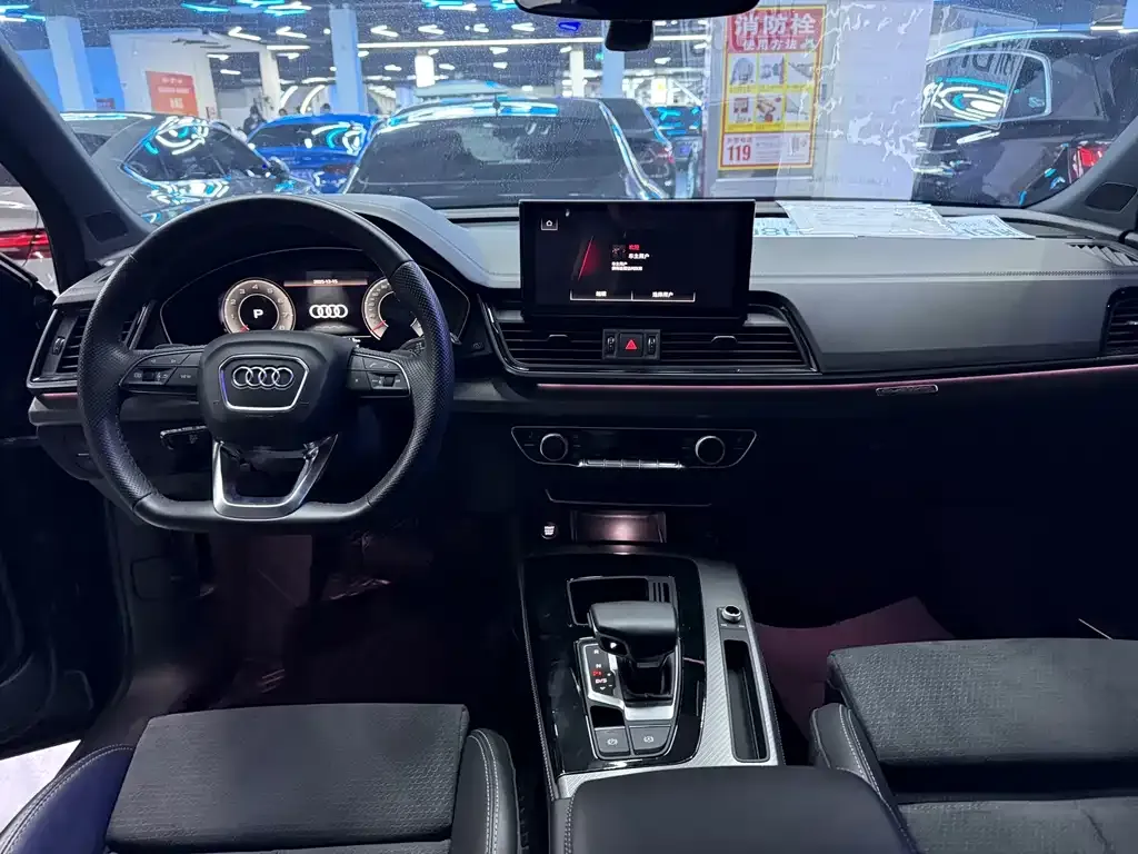Audi Q5L Sportback — фото 3
