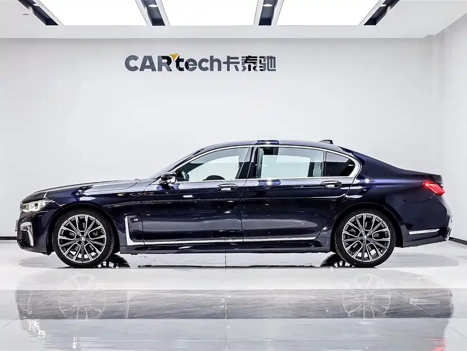 BMW 7 Series — фото 10