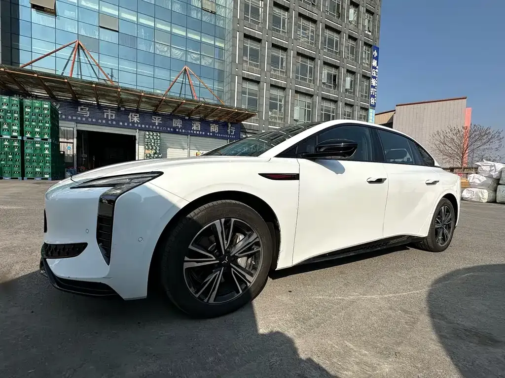 Hongqi EH7 — фото 7