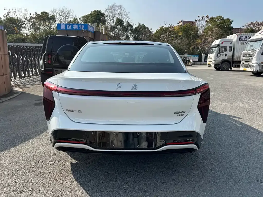 Hongqi EH7 — фото 9