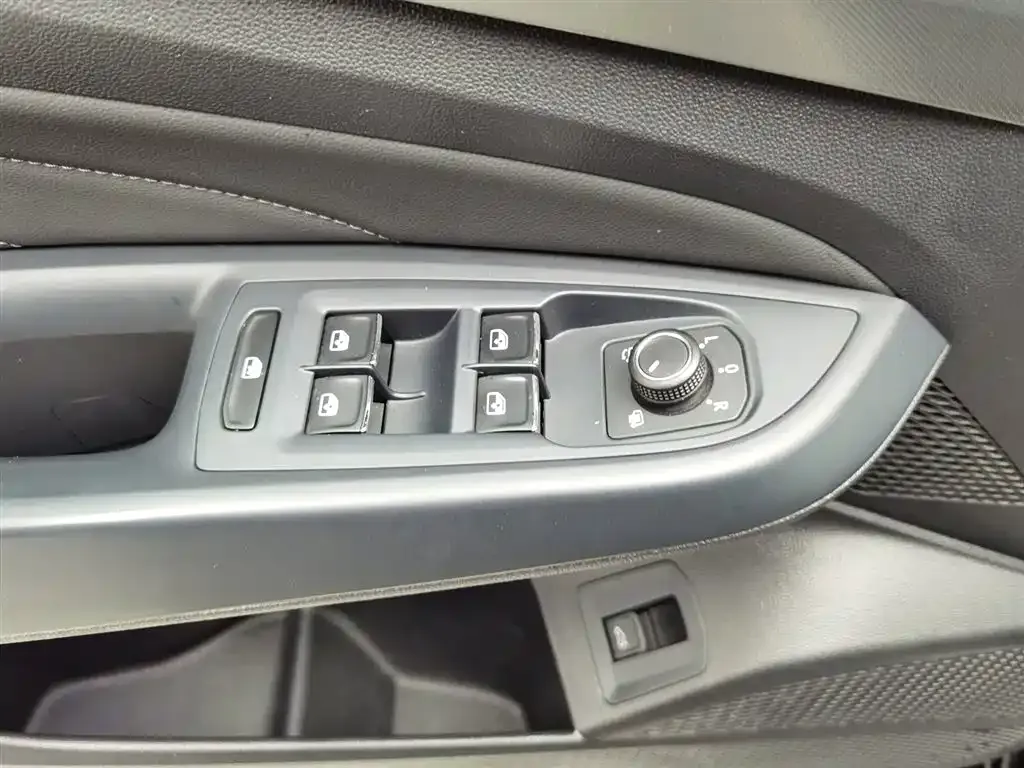 Volkswagen Passat — фото 9