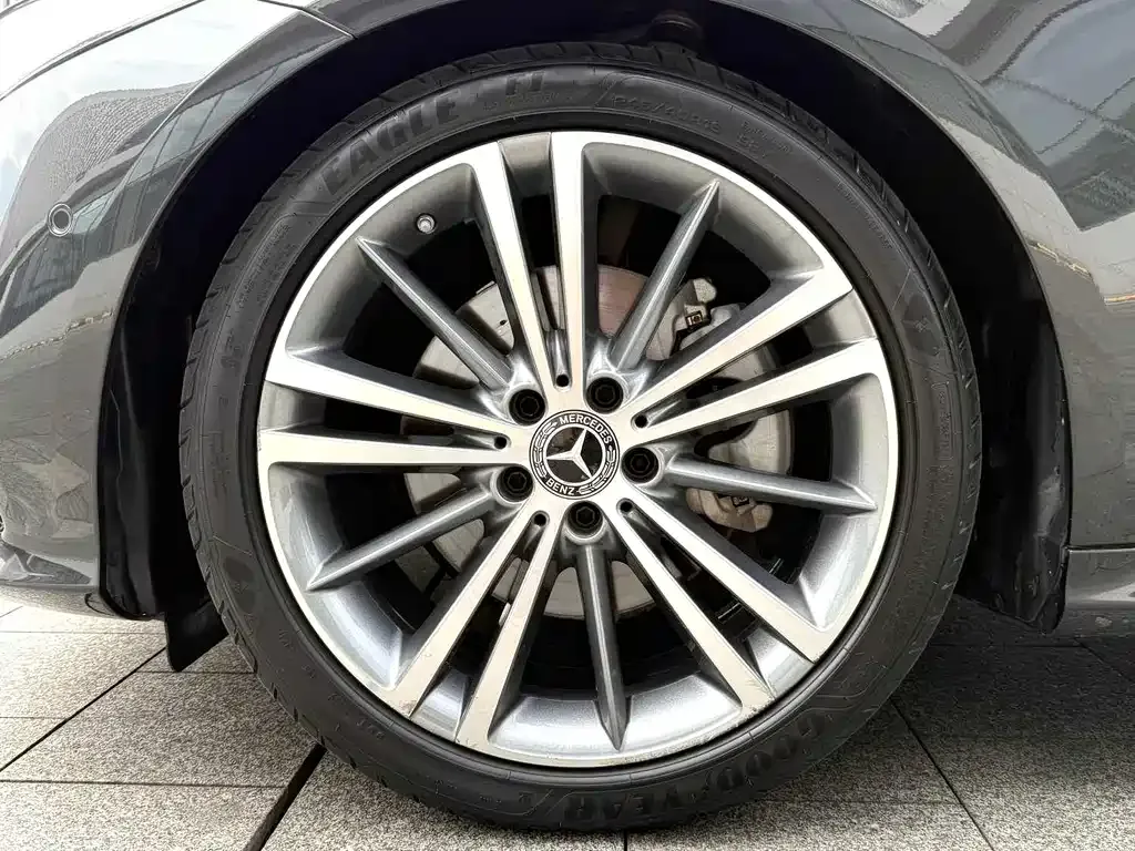 Mercedes-Benz CLS — фото 2