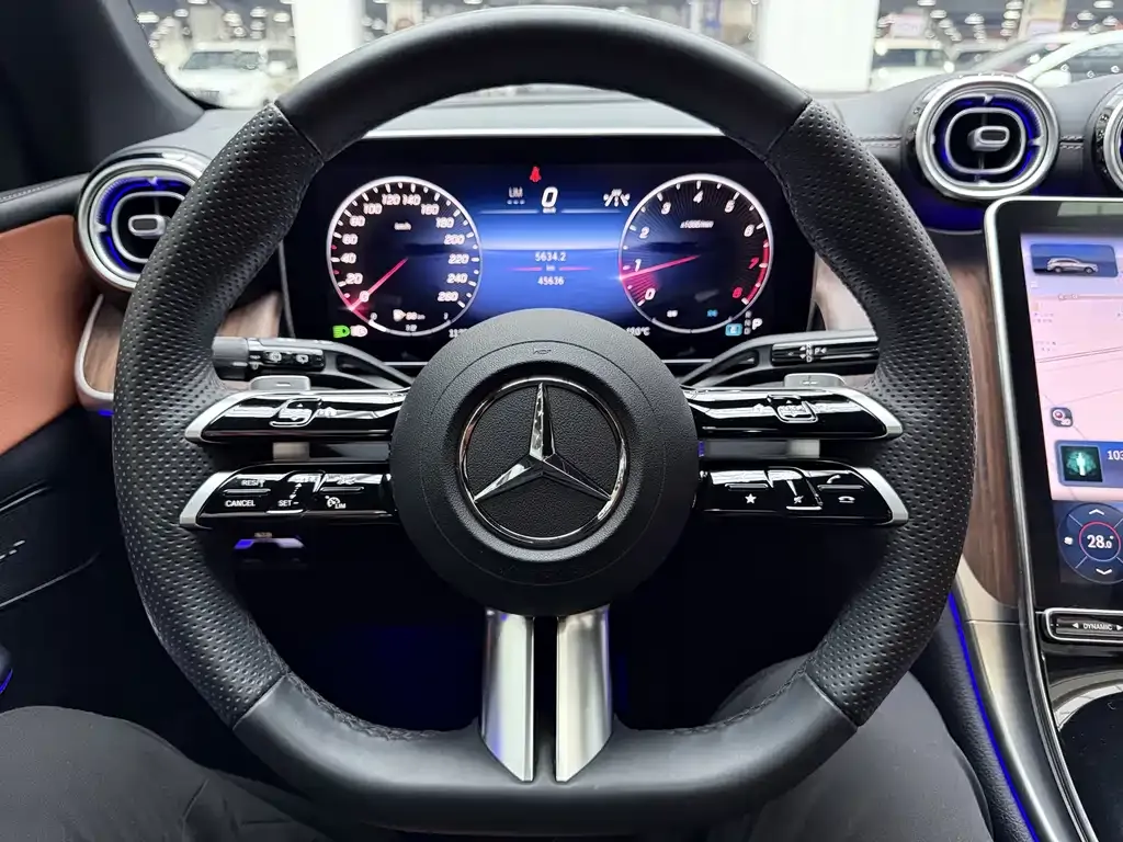 Mercedes-Benz GLC — фото 2