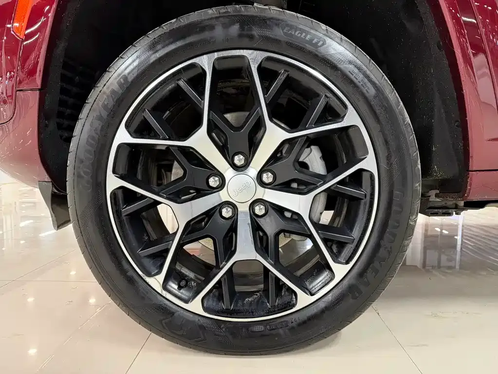 Jeep Grand Cherokee 4xe (Import) — фото 8