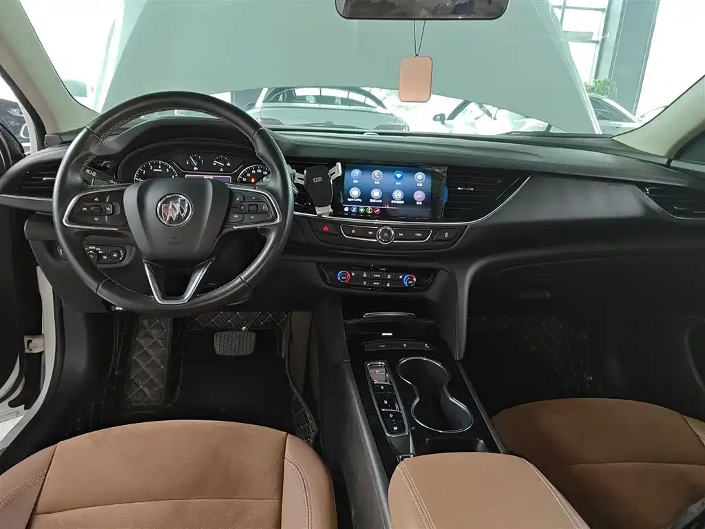 Buick Regal — фото 10