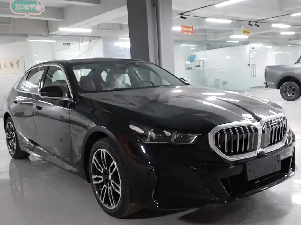 BMW 5 Series — фото 10