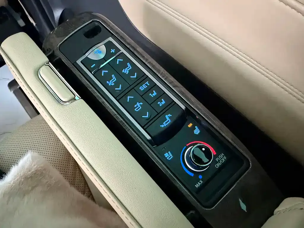 Toyota Alphard — фото 3