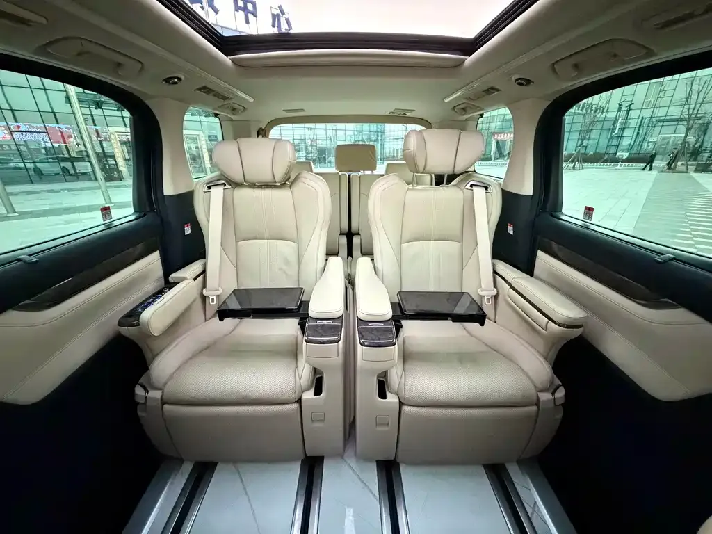 Toyota Alphard — фото 6