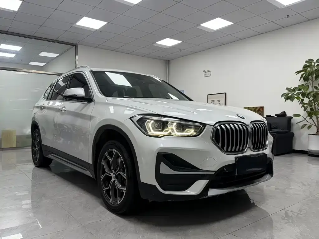 BMW X1 — фото 5