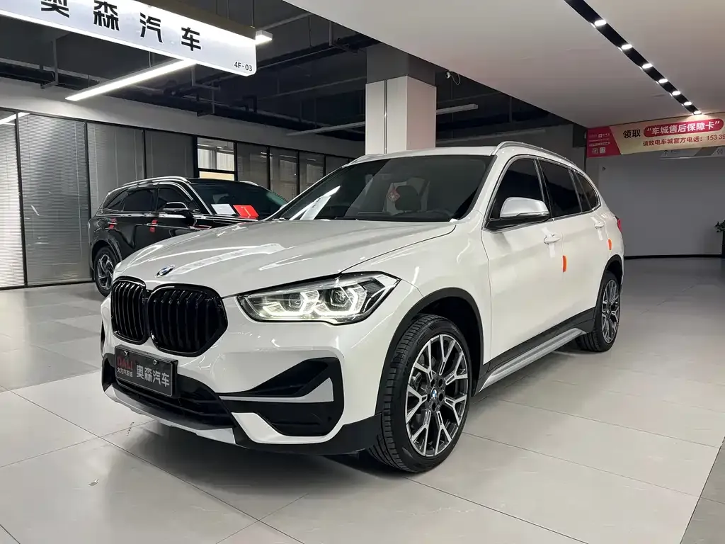 BMW X1 — фото 1