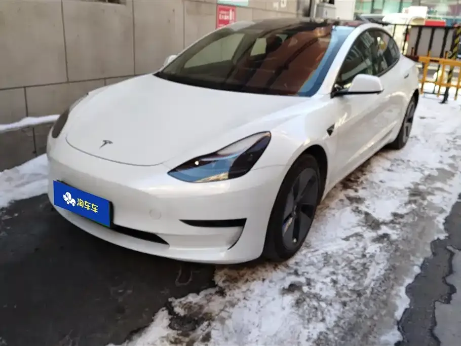 Tesla Model 3 — фото 1