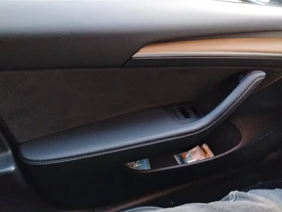Tesla Model 3 — фото 3