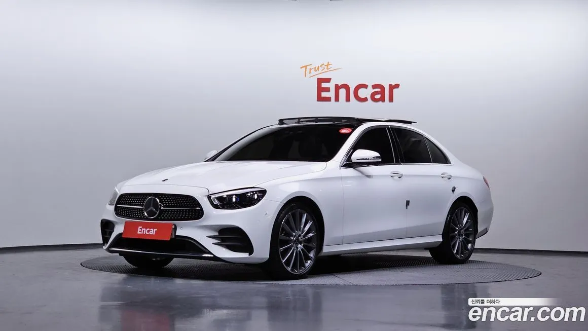 Mercedes-Benz E-Class — фото 1