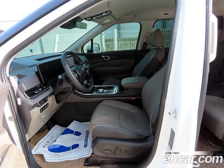 Kia Carnival — фото 10