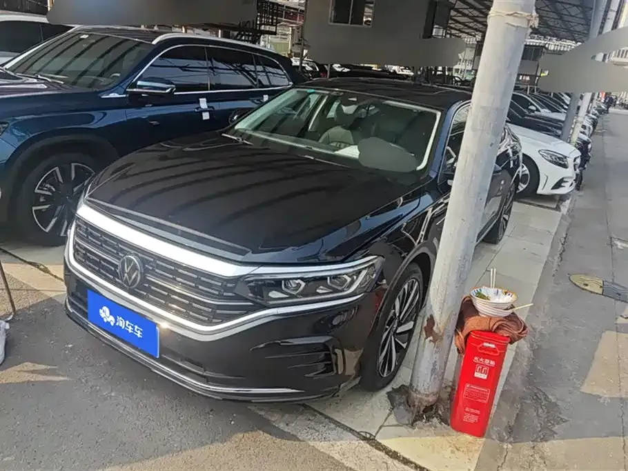 Volkswagen Passat — фото 1