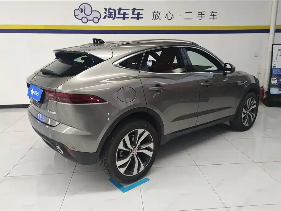 Jaguar E-PACE — фото 3