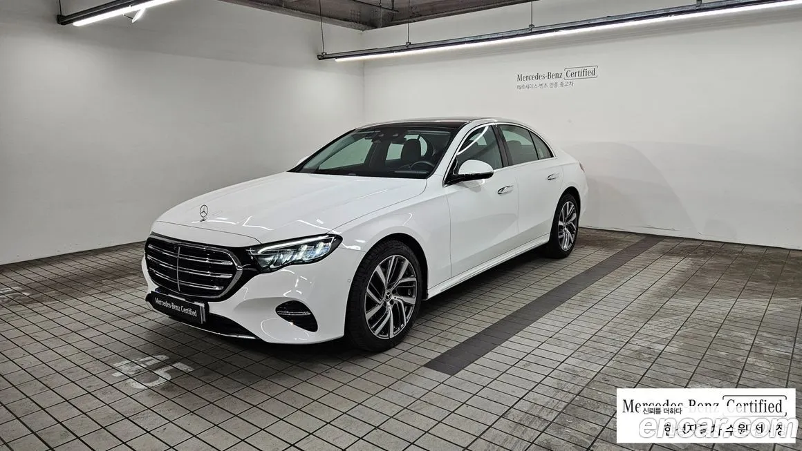 Mercedes-Benz E-Class — фото 1