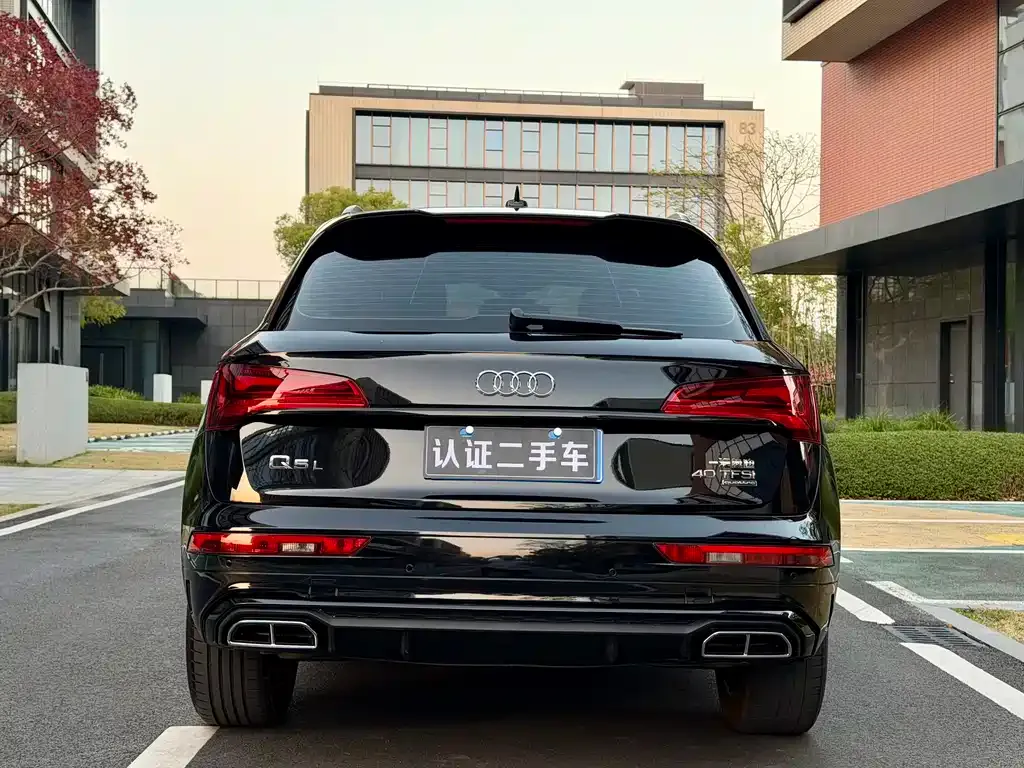 Audi Q5L — фото 3