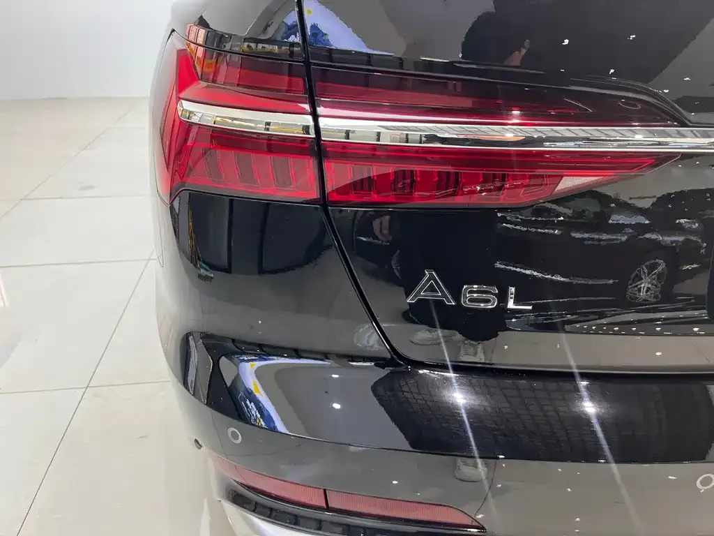 Audi A6L — фото 2