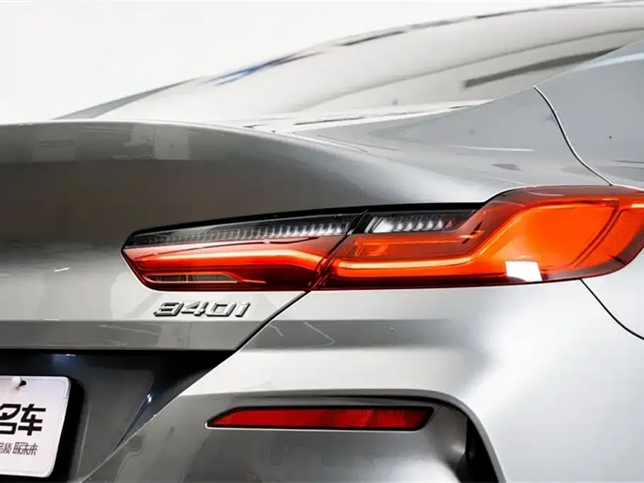 BMW 8 Series — фото 7