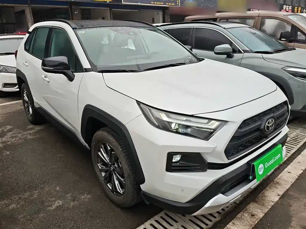 Toyota RAV4 — фото 4