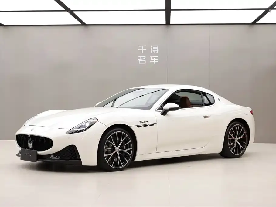 Maserati GranTurismo — фото 1