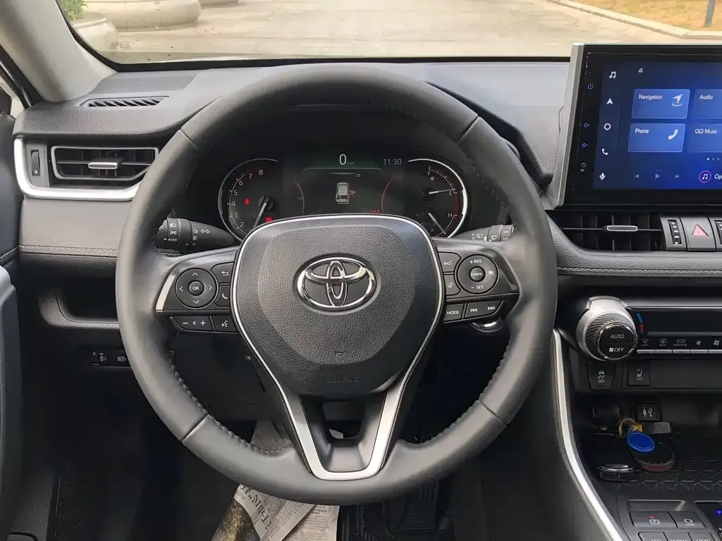 Toyota RAV4 — фото 3