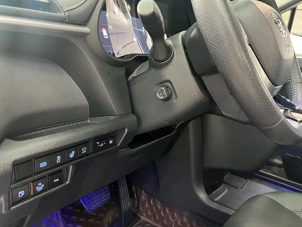 Toyota Sienna — фото 8