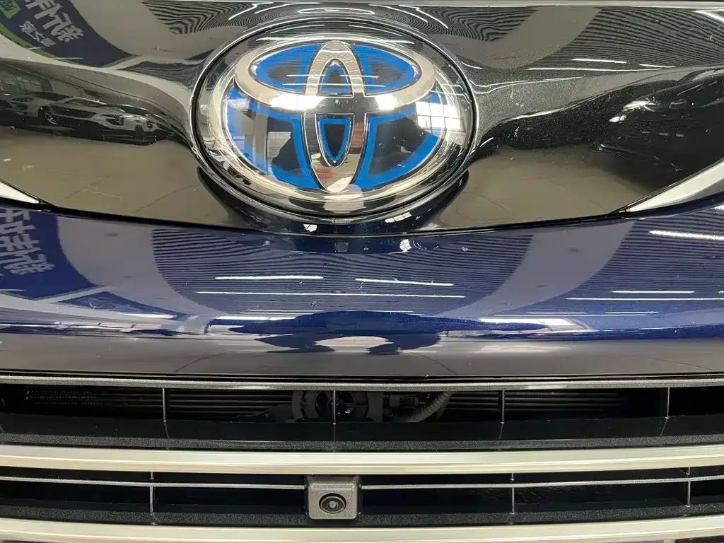 Toyota Sienna — фото 4