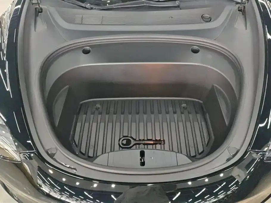 Tesla Model 3 — фото 4