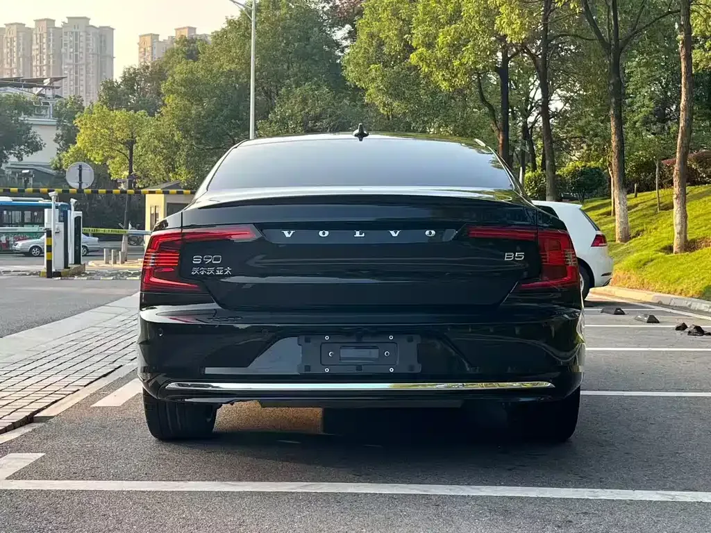 Volvo S90 — фото 9