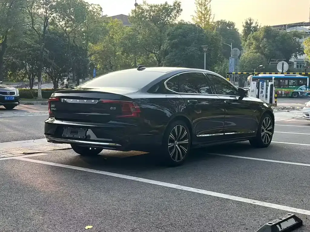 Volvo S90 — фото 5