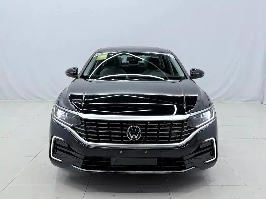 Volkswagen Passat New Energy — фото 4