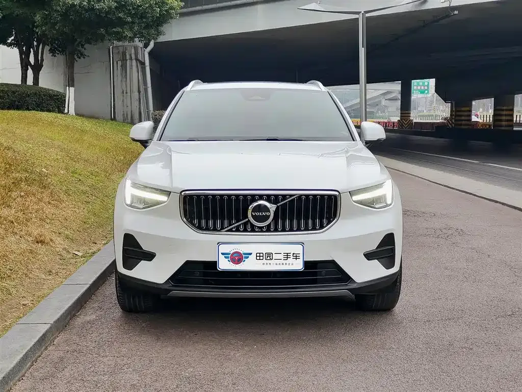 Volvo XC40 — фото 2