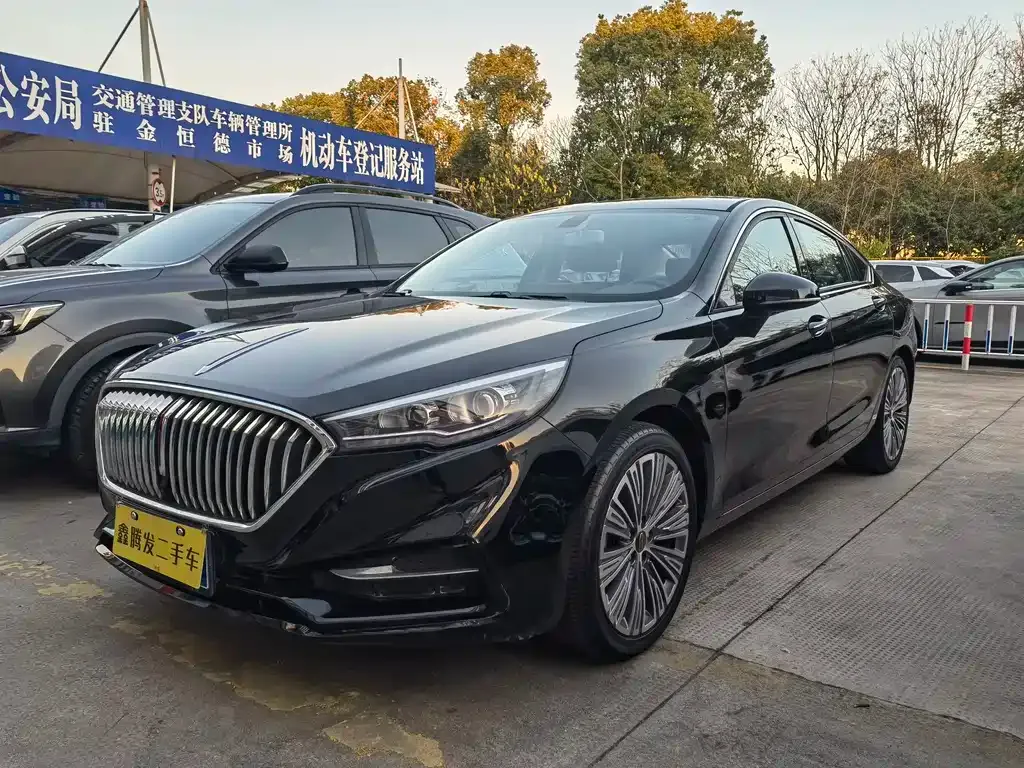 Hongqi H5 — фото 1