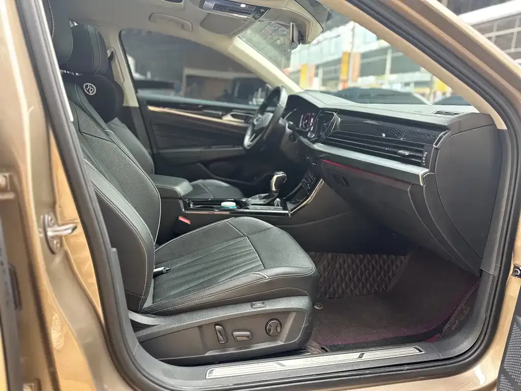 Volkswagen Passat — фото 8