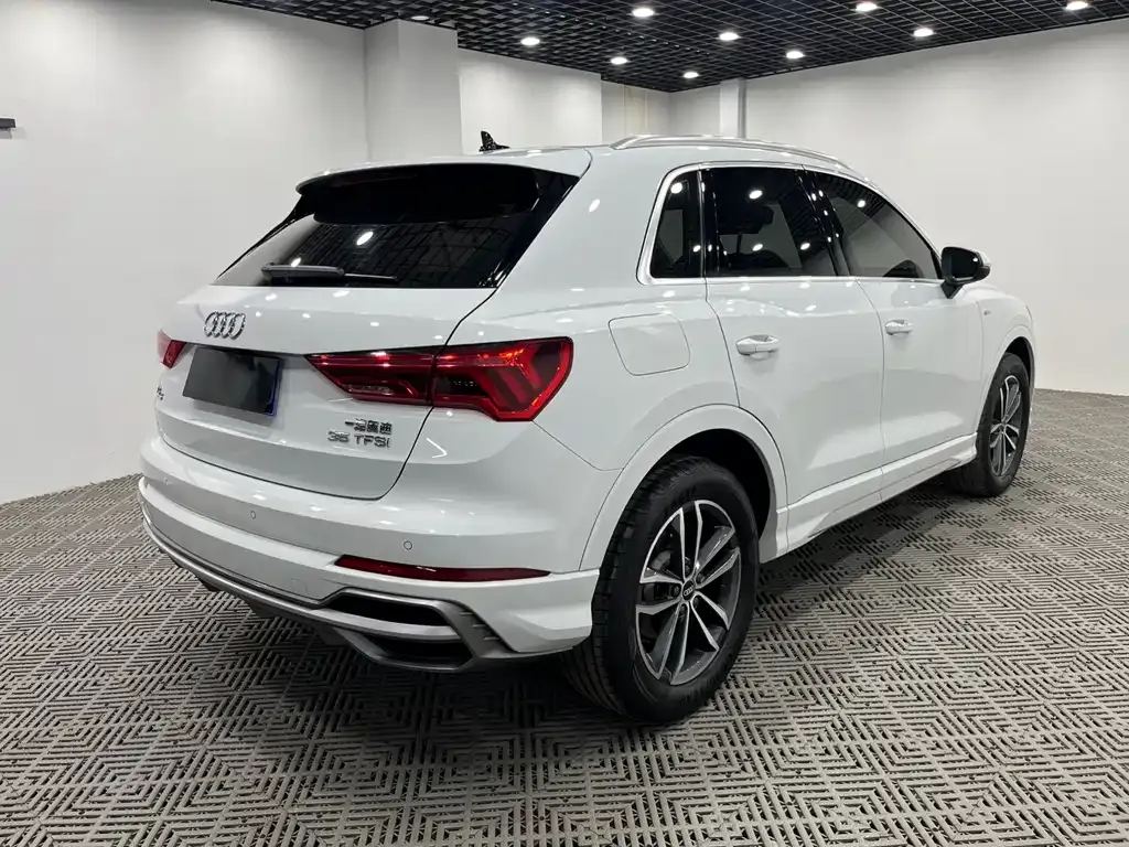 Audi Q3 — фото 9