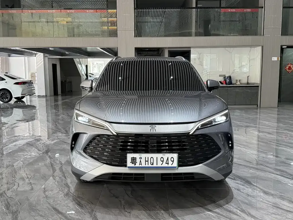 BYD L DM-i — фото 4