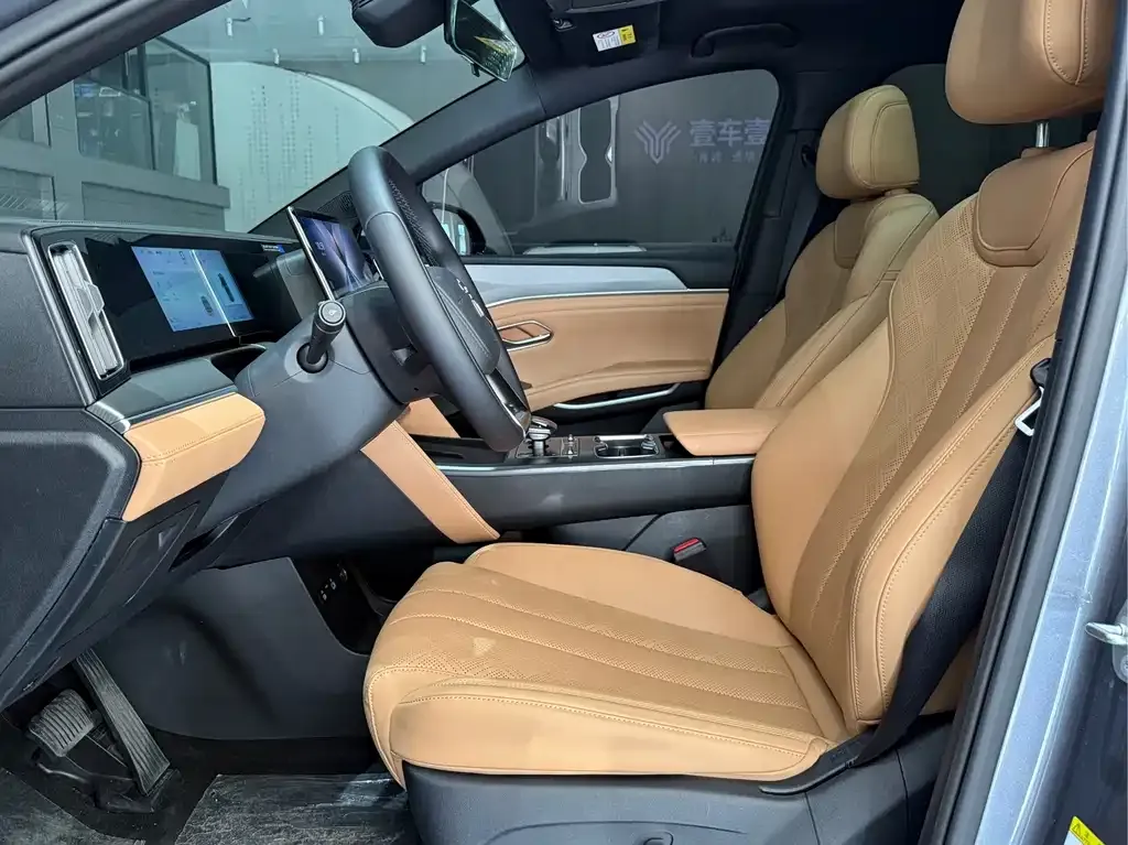 BYD L DM-i — фото 7