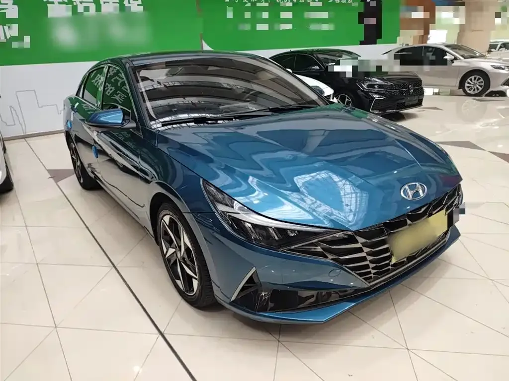Hyundai Elantra — фото 3