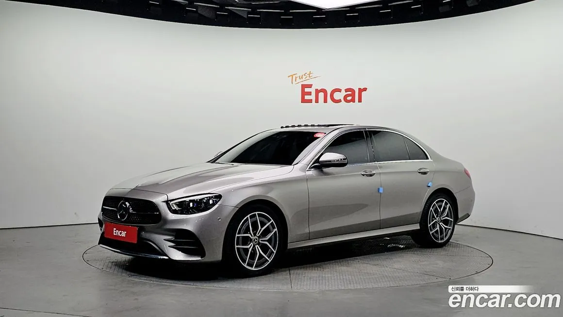 Mercedes-Benz E-Class — фото 1