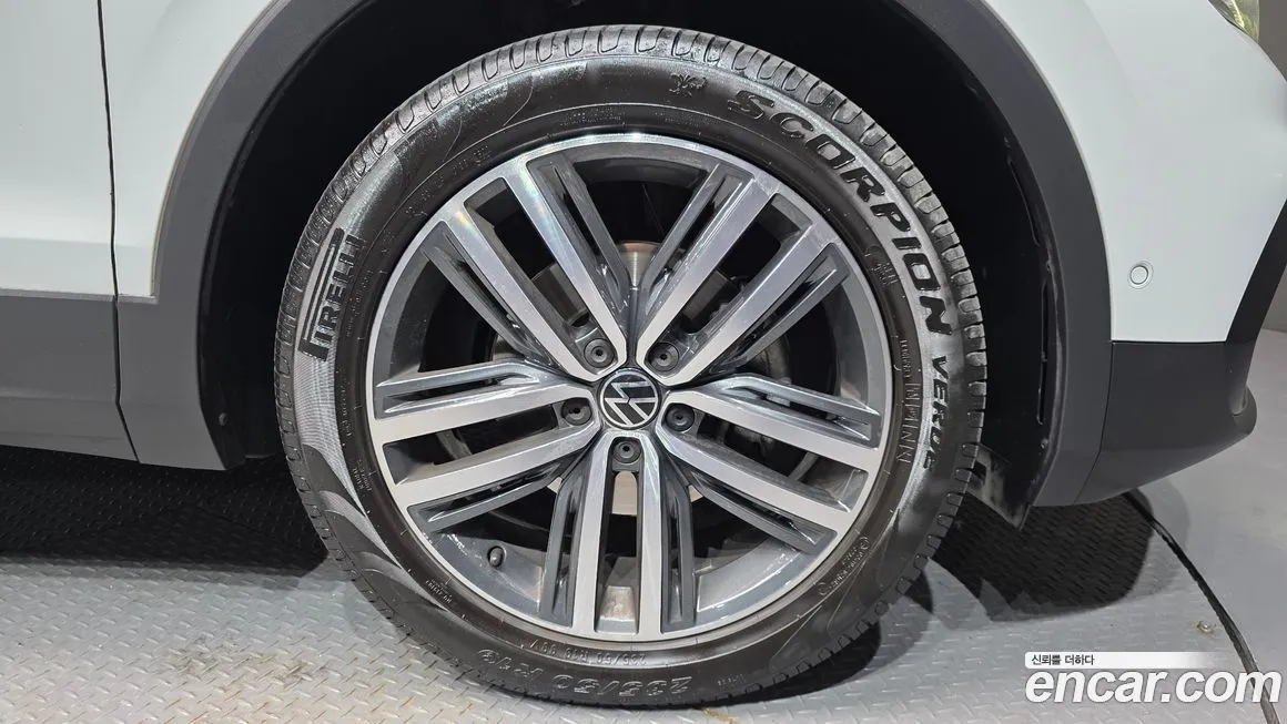 Volkswagen Tiguan — фото 4