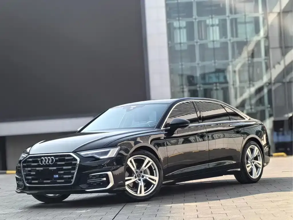 Audi A6L — фото 1