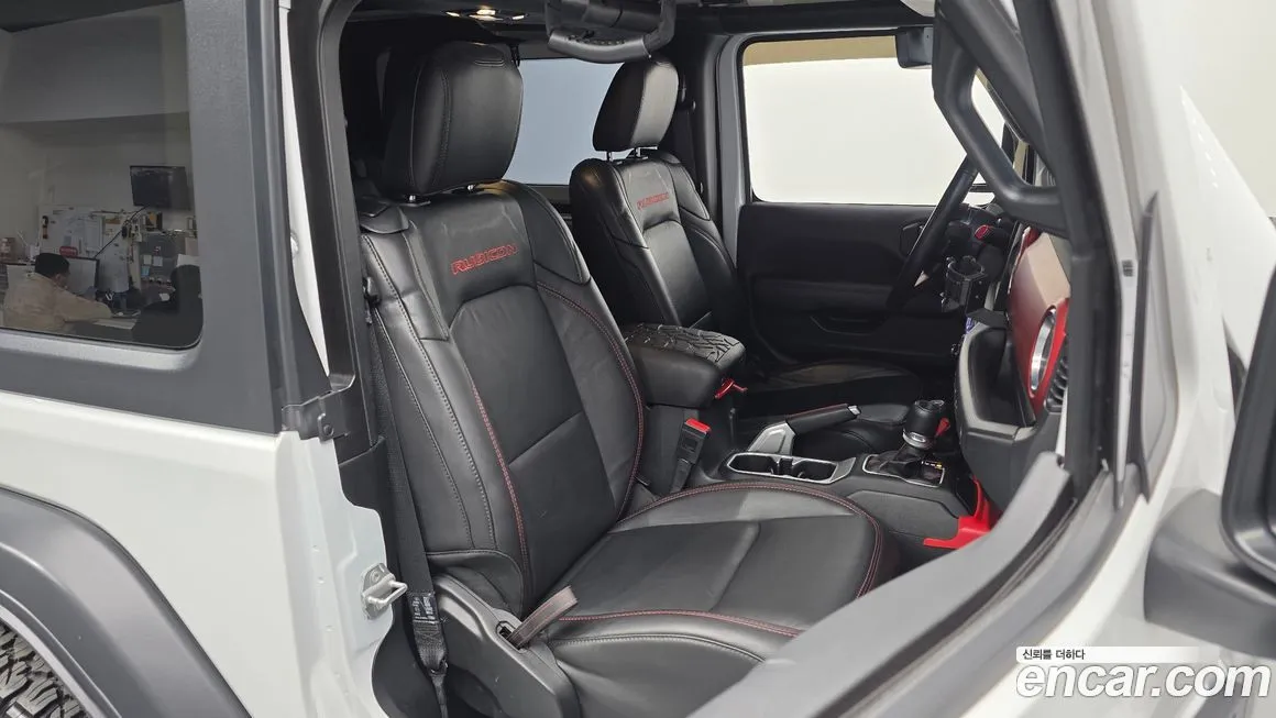 Jeep Wrangler — фото 9