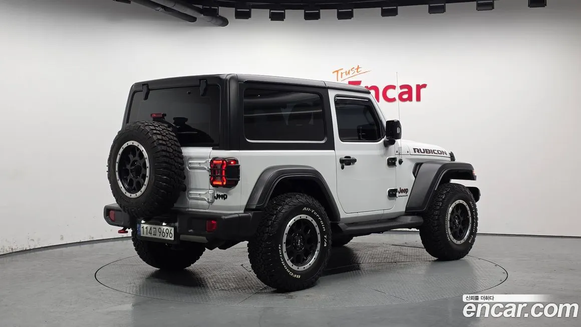 Jeep Wrangler — фото 8