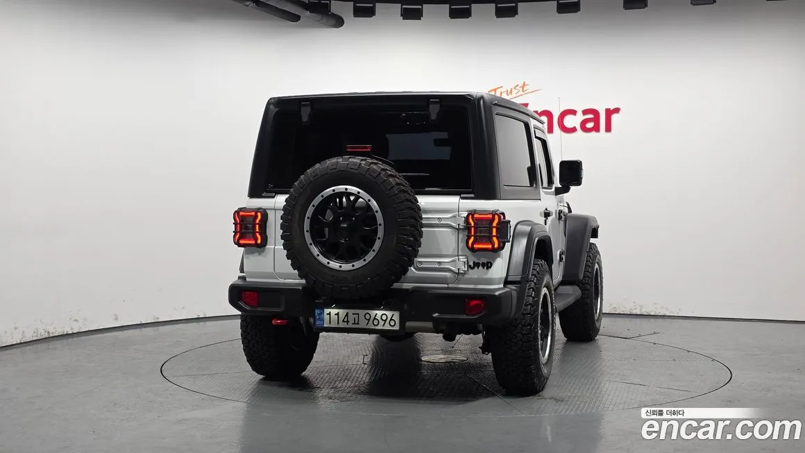 Jeep Wrangler — фото 2
