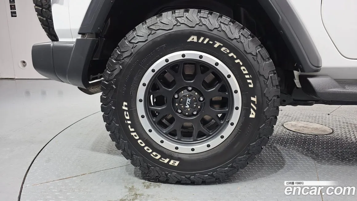 Jeep Wrangler — фото 5